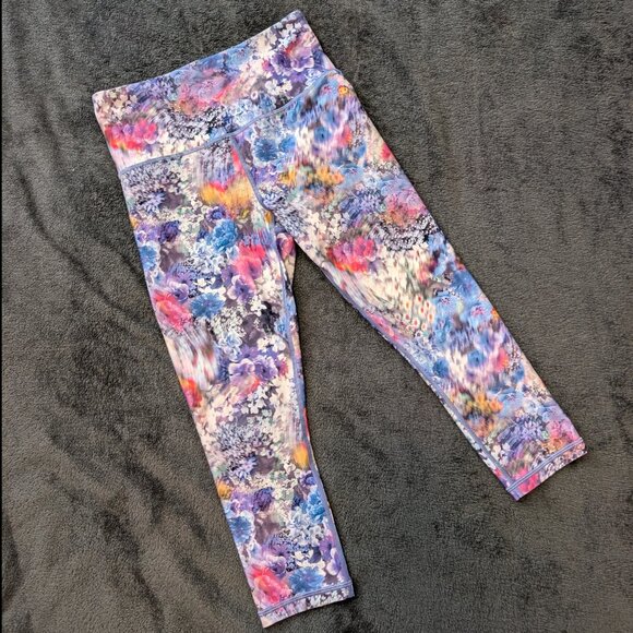 Athleta Elation Capri in Renewed Bloom Chrome Blue, Size Small - Picture 3 of 7